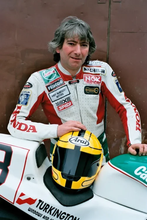 1-32._Joey_Dunlop_5472332afa344033d2bf9e7b6b9d883e