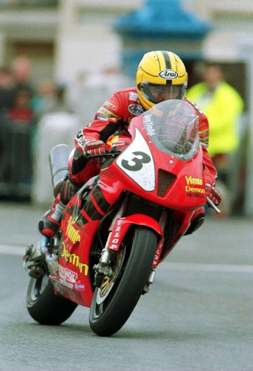 3-days-to-go-feat-the-late-joey-dunlop-v0-3fagffn016le1